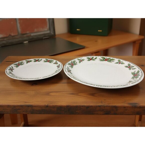Vintage 1980's Set of 4 Ciera Fine Dinnerware Christmas Holly Berries Dinner,Des - Picture 2 of 9